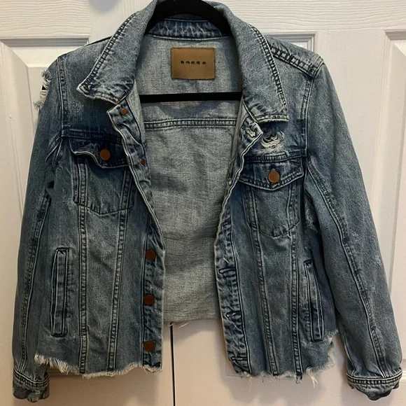Blank NYC Distressed Denim Jacket Size Small - Picture 2 of 5